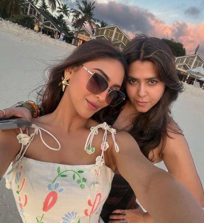 Krystle D'Souza dan Ekta Kapoor