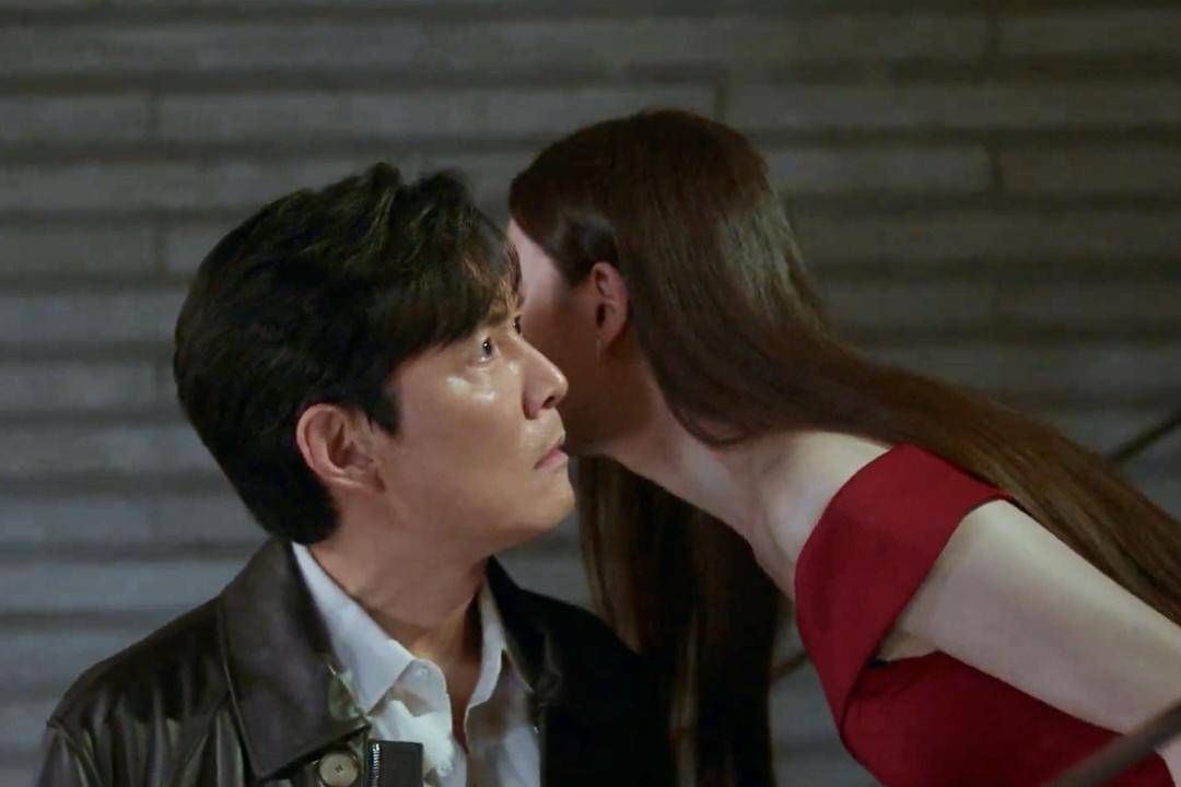 Lim Hyeon Jun (Lee Jung Jae) dan Kwon Se Na (Oh Yeon Seo) dalam drakor Nice to Not Meet You 