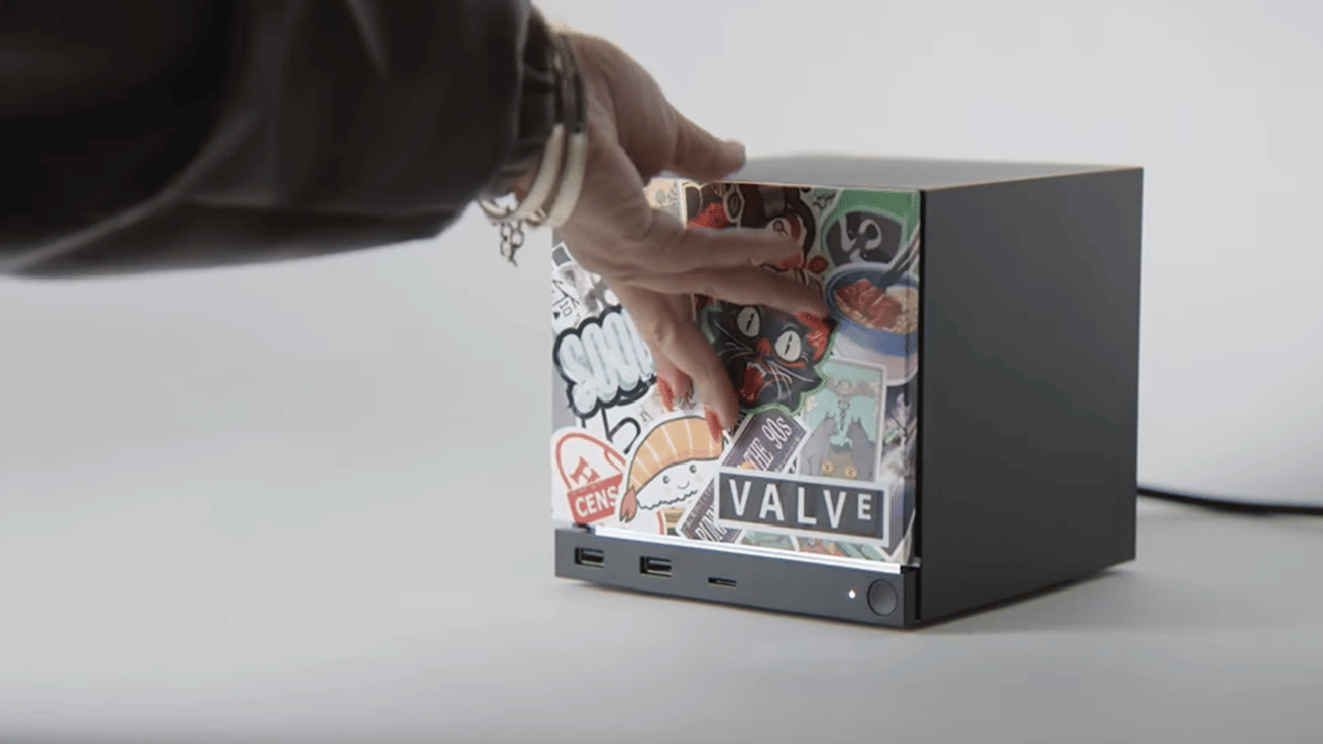 Steam Machine punya casing yang bisa dikustomisasi.