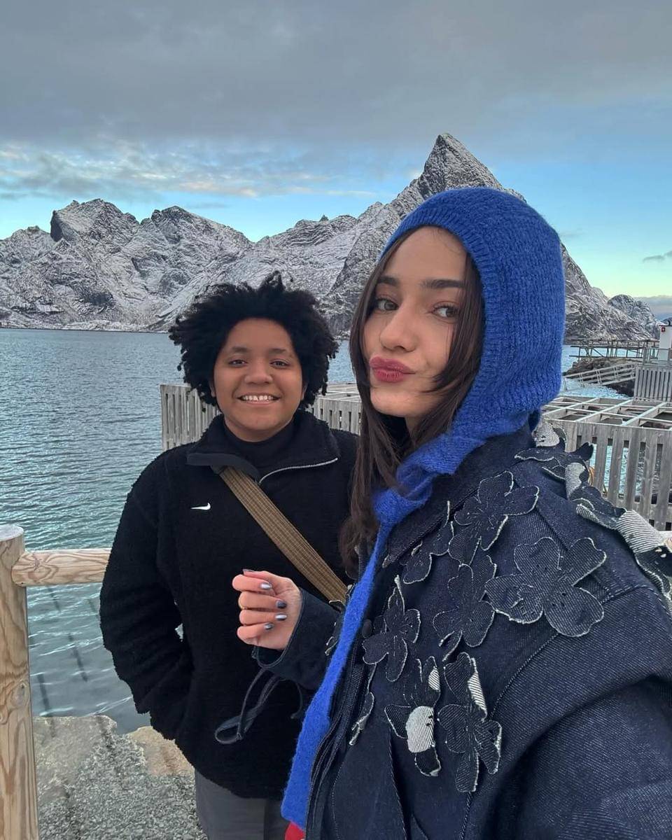 potret Enzy Storia dan sahabat mengunjungi Kepualauan Lofoten