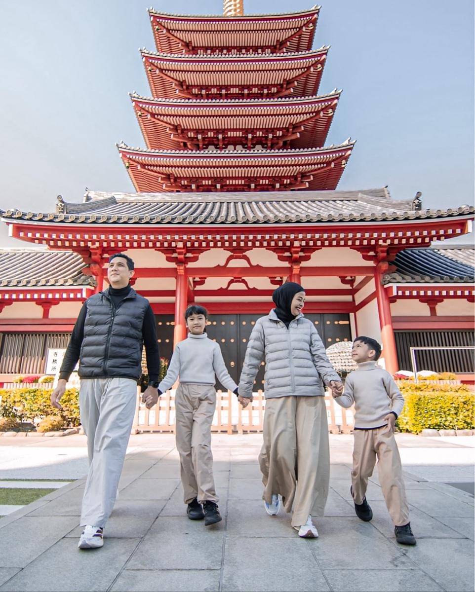 Photoshoot Keluarga Tantri Syalindri di Jepang