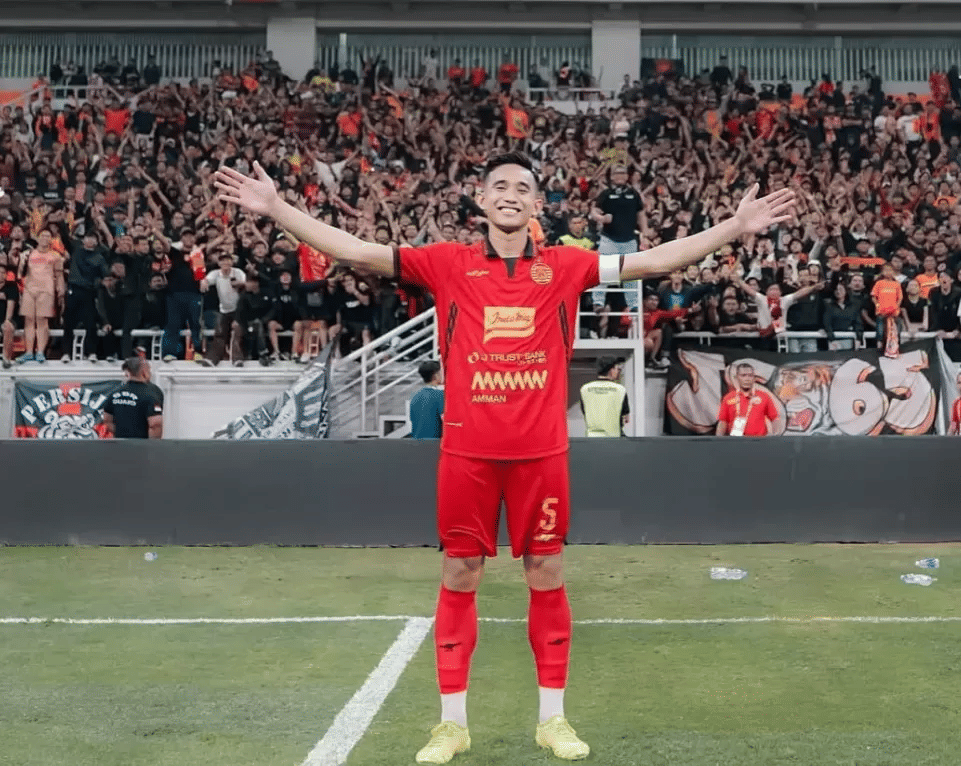 Rizky Ridho dihadapan Jakmania