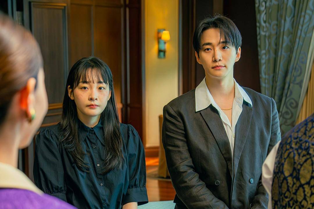 cuplikan drakor Typhoon Family