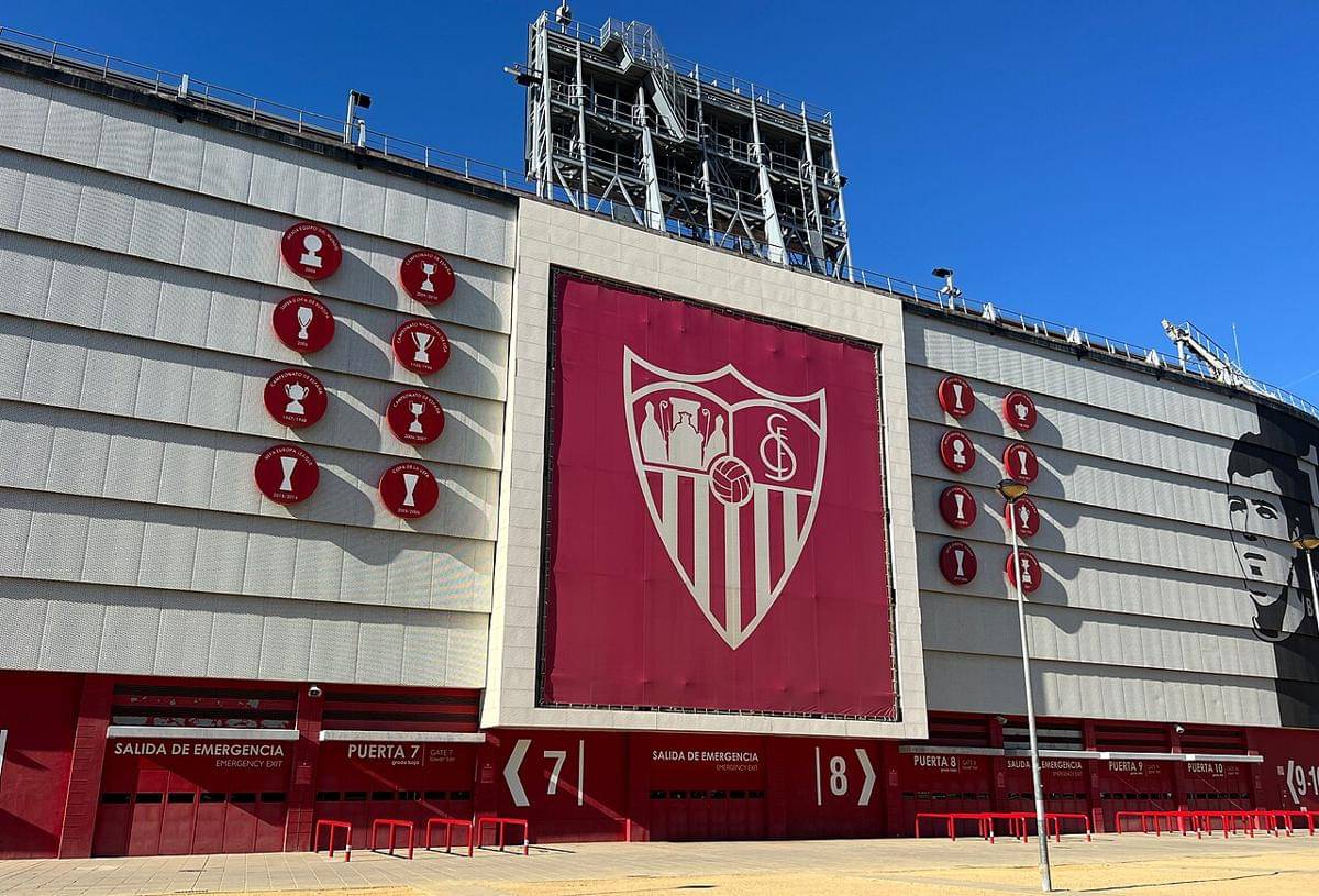 ilustrasi stadion Sevilla, Estadio Ramon Sanchez-Pizjuan