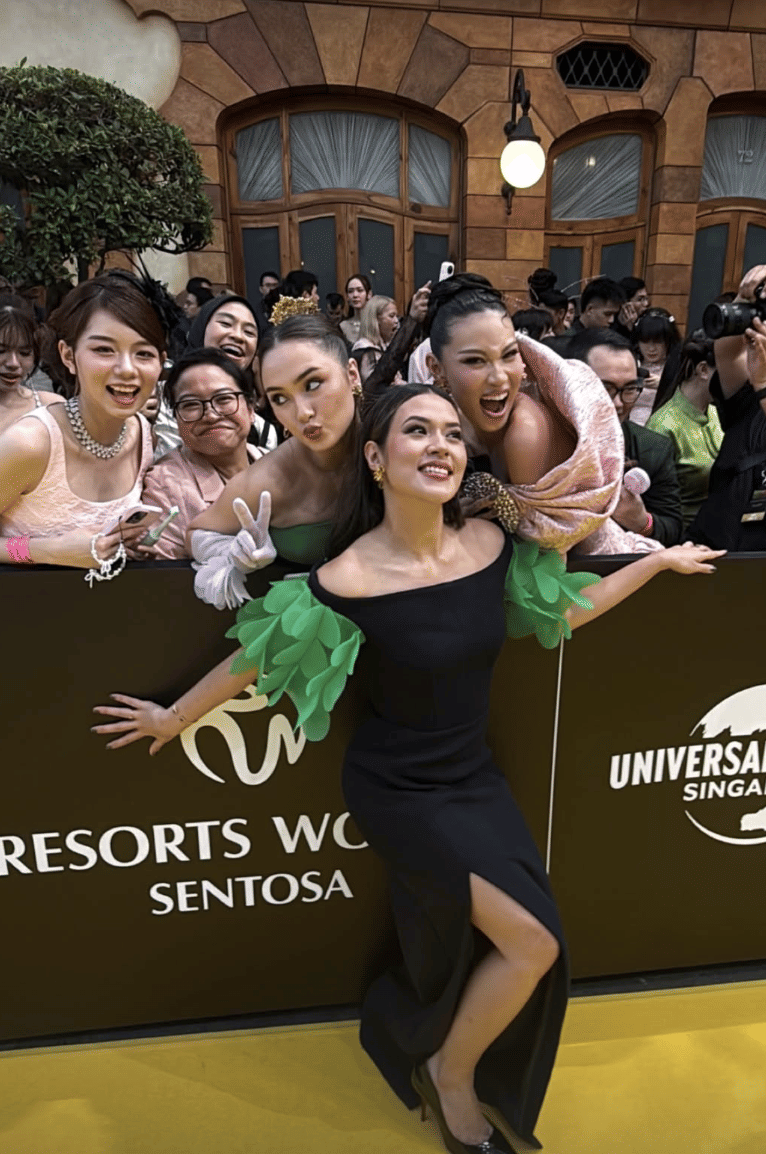 potret Patricia Gouw di premiere film Wicked: For Good Singapura