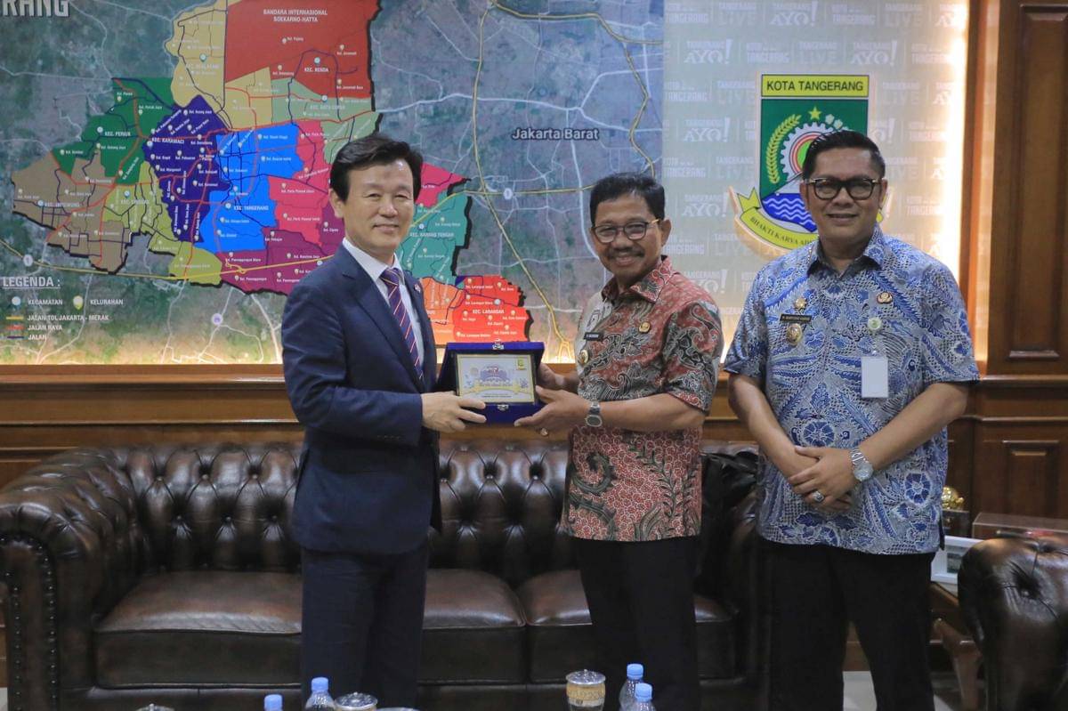 Pemerintah Kota Tangerang resmi menandatangani komitmen kerja sama internasional dengan Pemerintah Kota Jinju