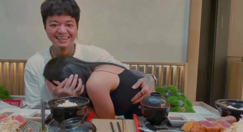 potret Reza Arap kasih Lula Lahfah cincin