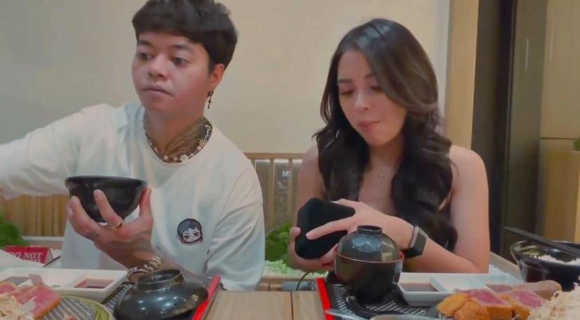 potret Reza Arap kasih Lula Lahfah cincin