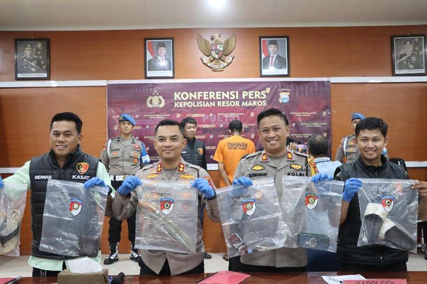 Kapolres Maros, AKBP Douglas Mahendrajaya, saat merilis kasus pembunuhan wanita di wilayah Bantimurung (Dok. Polres Maros).