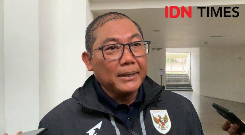 Exco PSSI sekaligus Kepala Badan Tim Nasional, Sumardji, di Stadion Madya, Jumat (14/11/2025). 