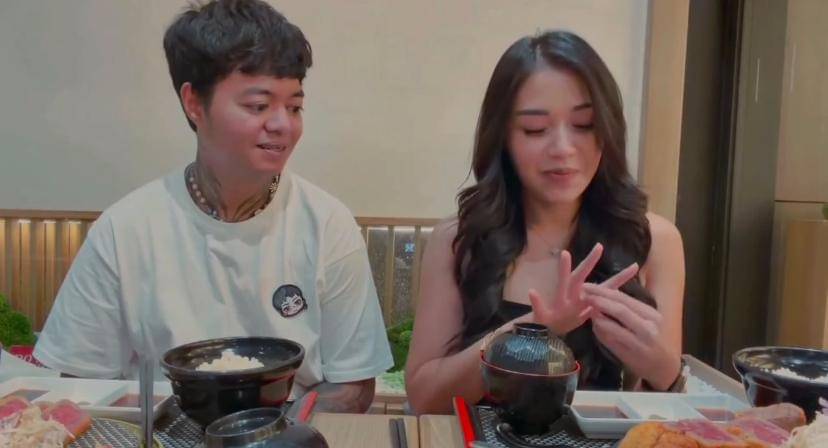 potret Reza Arap kasih Lula Lahfah cincin