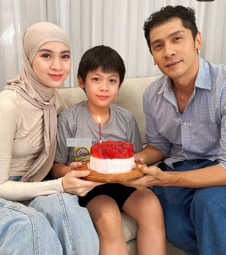 potret Donita siap kejutan ultah ke-10 untuk Vaga