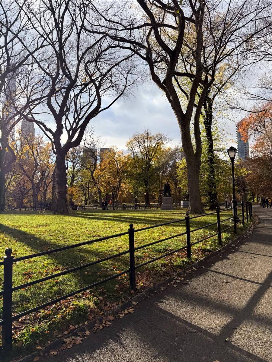 potret Anya Geraldine liburan musim gugur ke New York