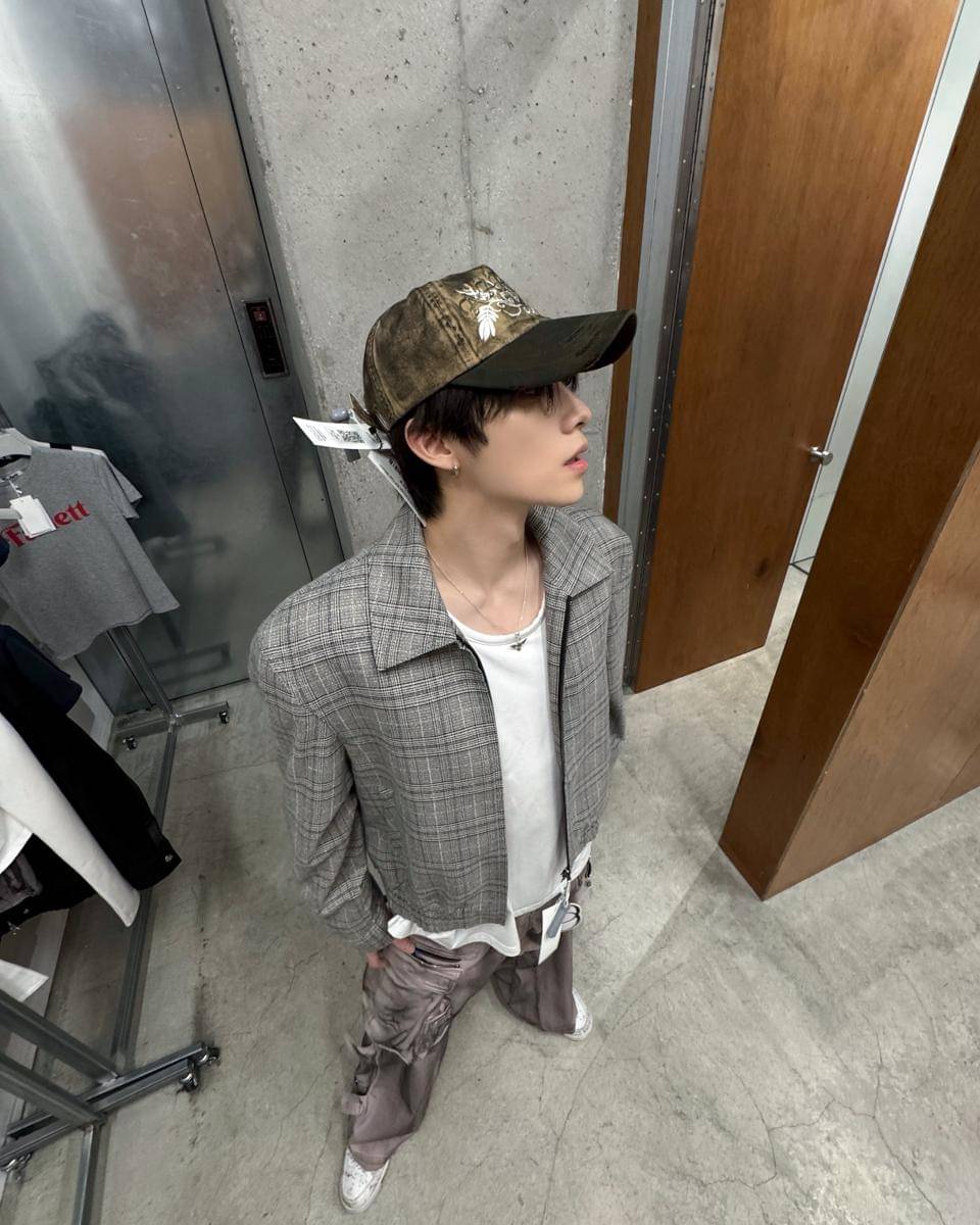 outfit nyentrik ala Xiaojun WayV
