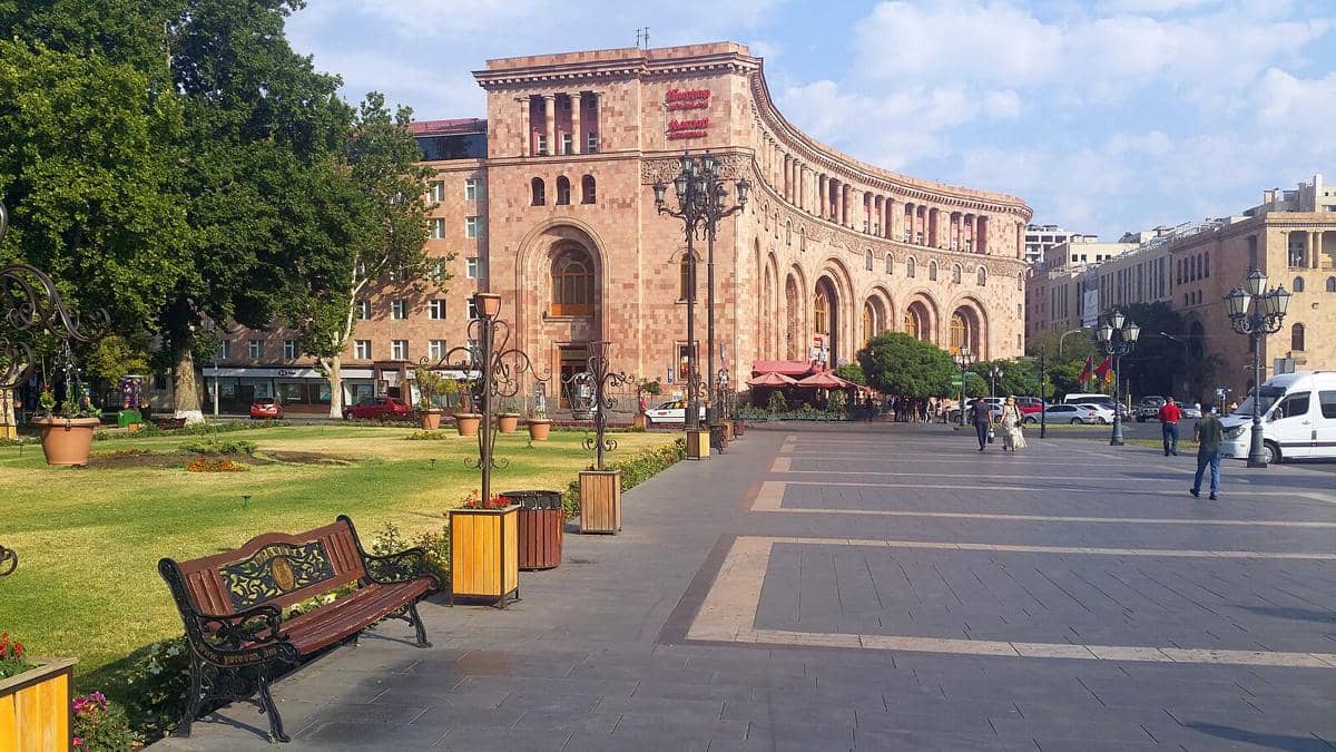 potret Republic Square