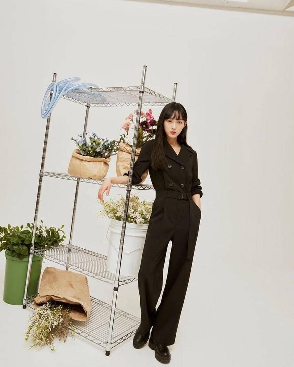 inspirasi gaya ala Lee Yoo Mi