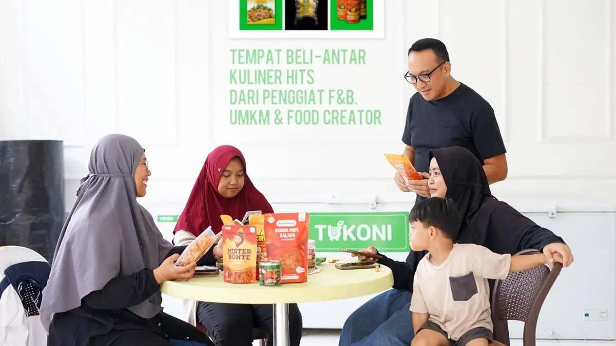 Eri Kuncoro bersama Yuk Tukoni, program yang digelutinya.