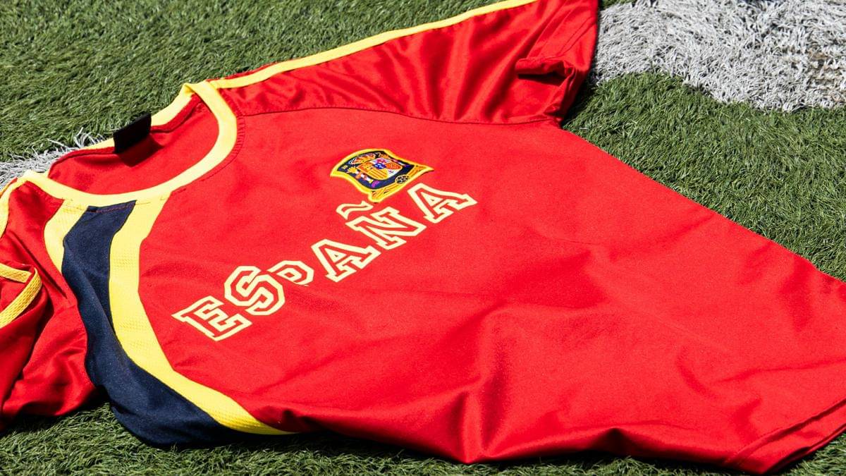 ilustrasi seragam Timnas Spanyol