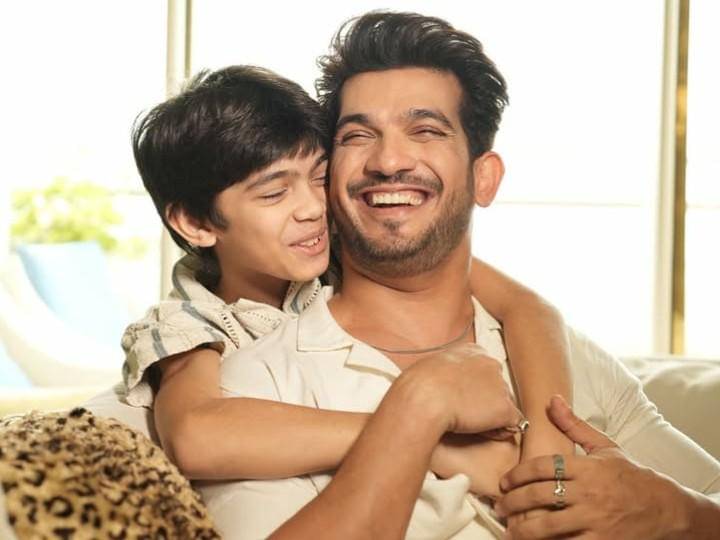 Arjun Bijlani dan anaknya