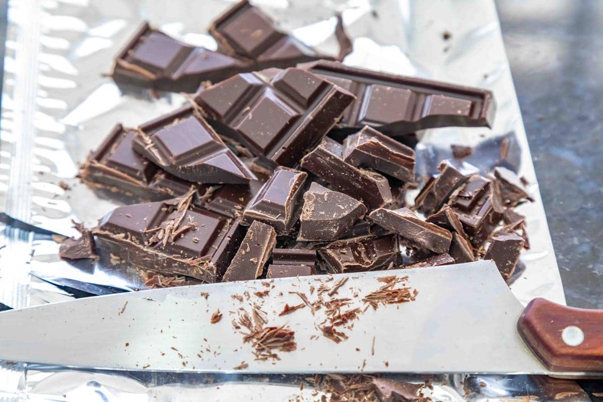 ilustrasi milk chocolate 