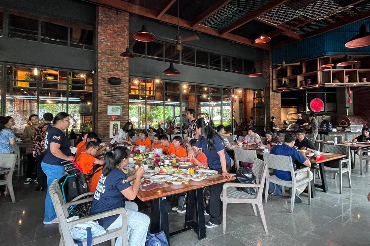 suasana Breakfast for Breakfast di Mövenpick Resort & Spa Jimbaran (dok.pribadi/Natalia Indah)