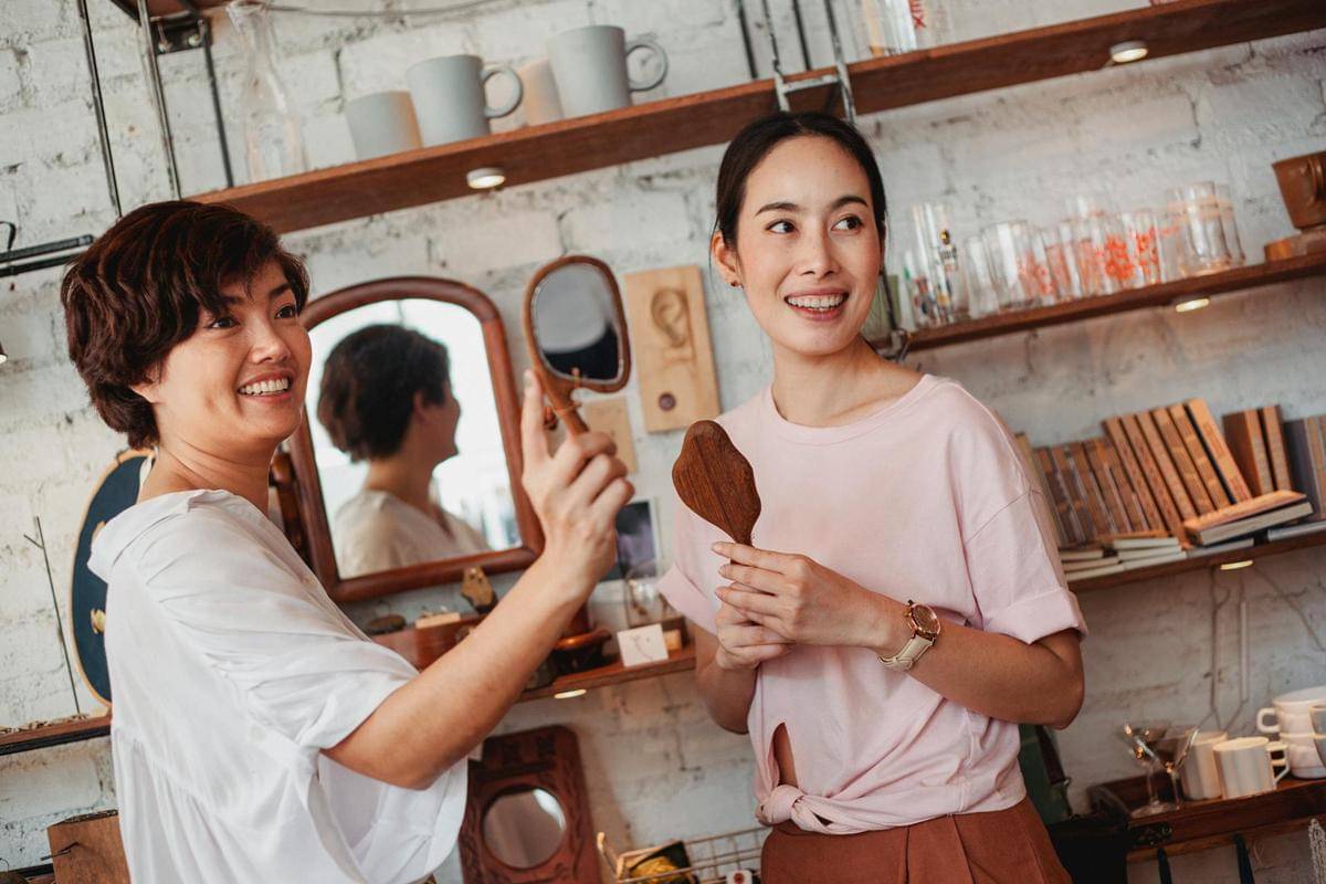 Ilustrasi berbincang