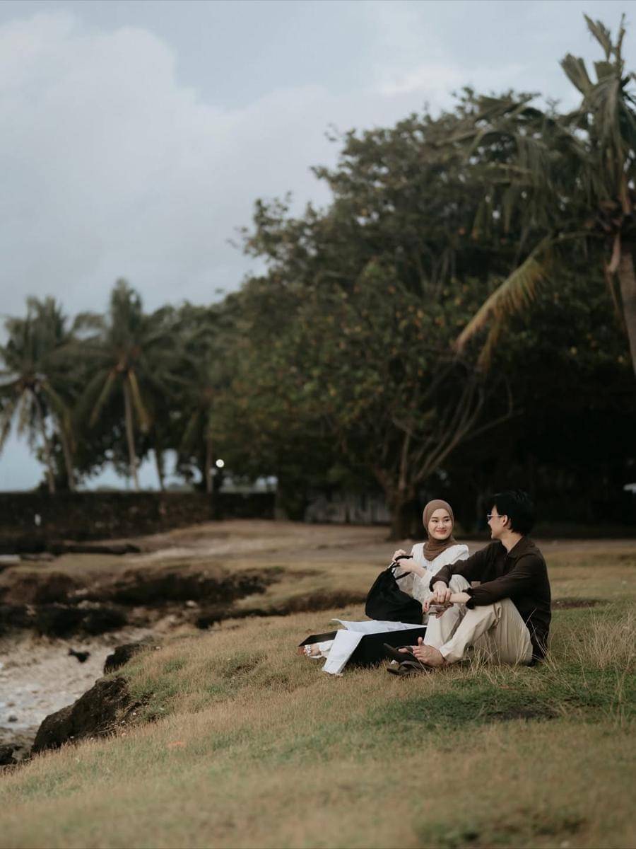 Potret Dinda Hauw dan Rey Mbayang rayakan ultah bersama