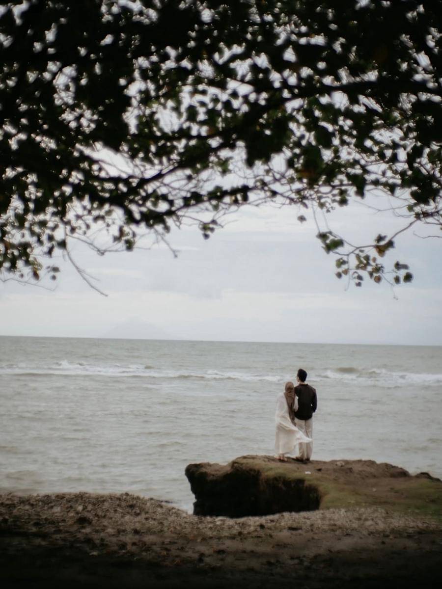 Potret Dinda Hauw dan Rey Mbayang rayakan ultah bersama