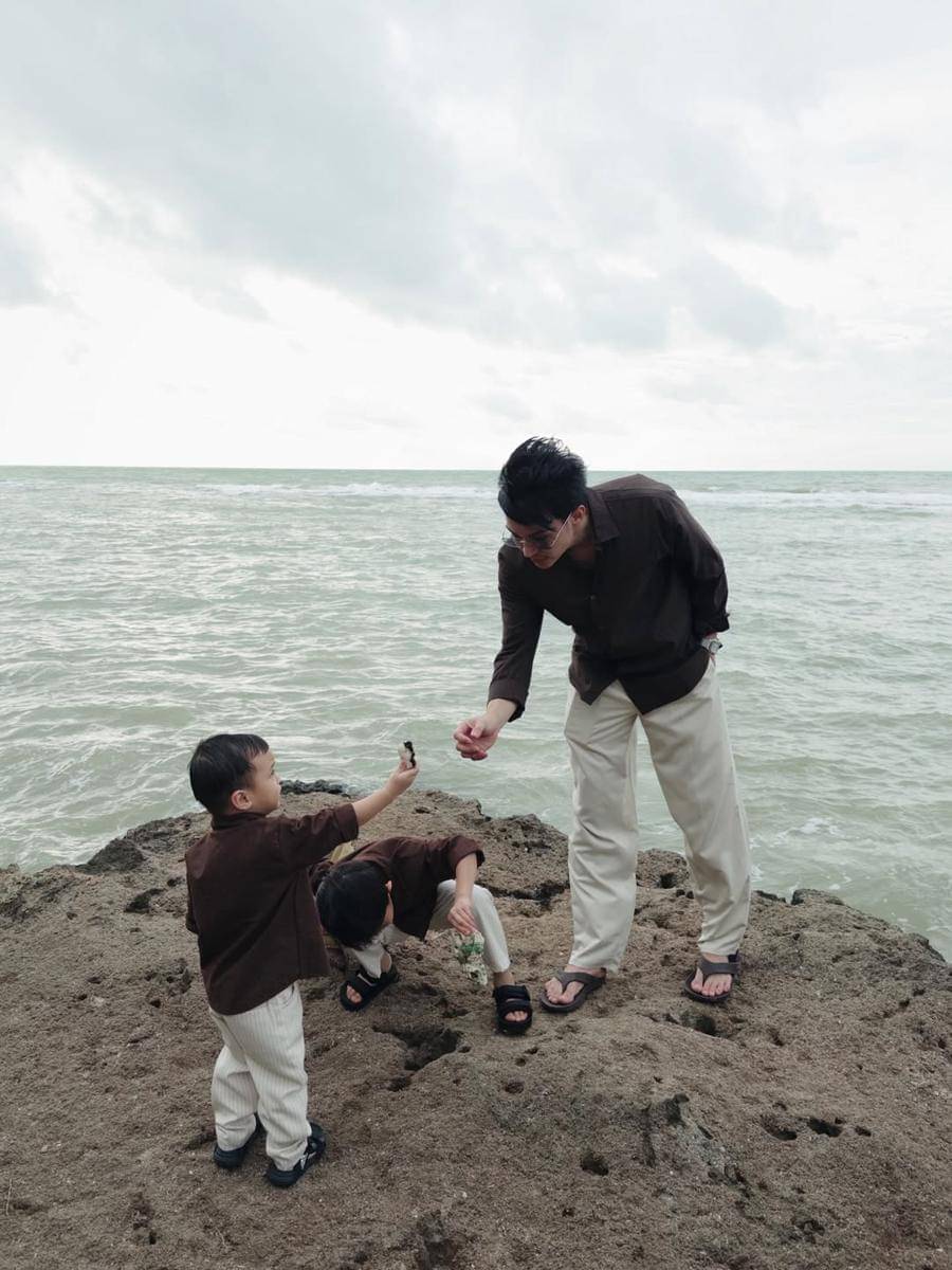 Potret Dinda Hauw dan Rey Mbayang rayakan ultah bersama