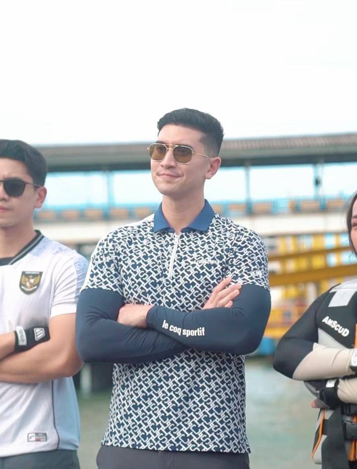 Verrell Bramasta main jet ski di Selat Sunda.