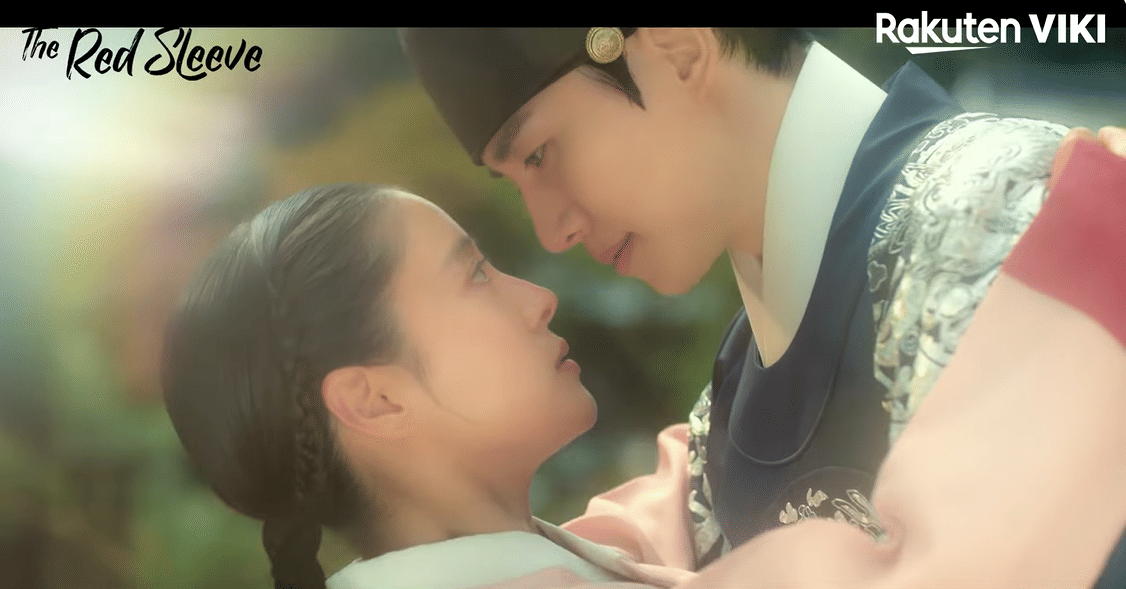 Lee Se Young dan Lee Junho dalam The Red Sleeve