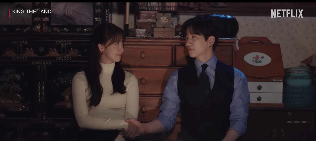 Im Yoona dan Lee Junho dalam King The Land