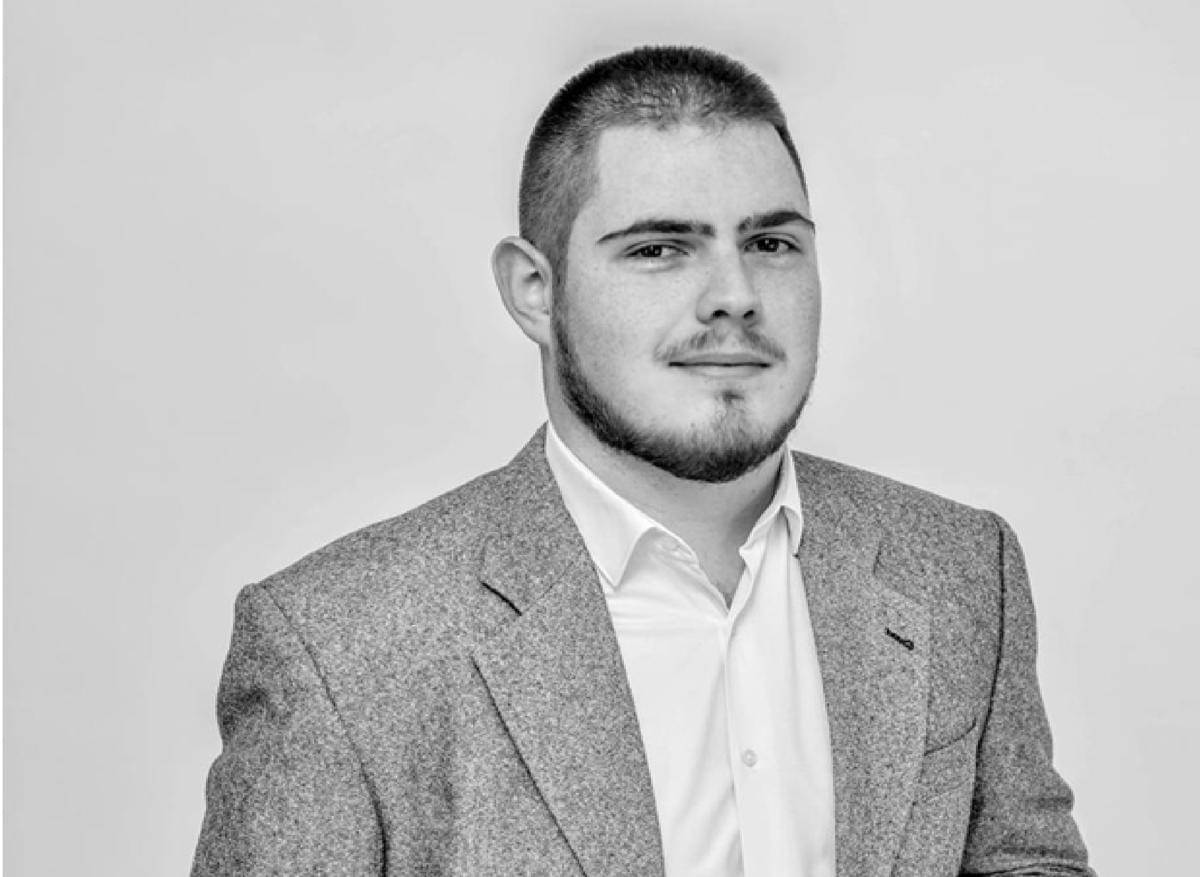 ilustrasi pria gemuk