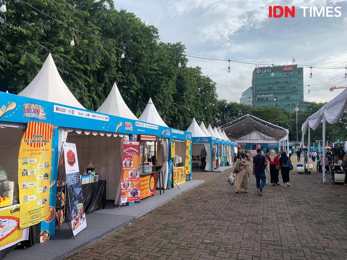 Bazar UMKM di Jelazah Kuliner Indonesia yang digelar di Lapangan Benteng 14-16 November 2025 (IDN Times/Indah Permata Sari)
