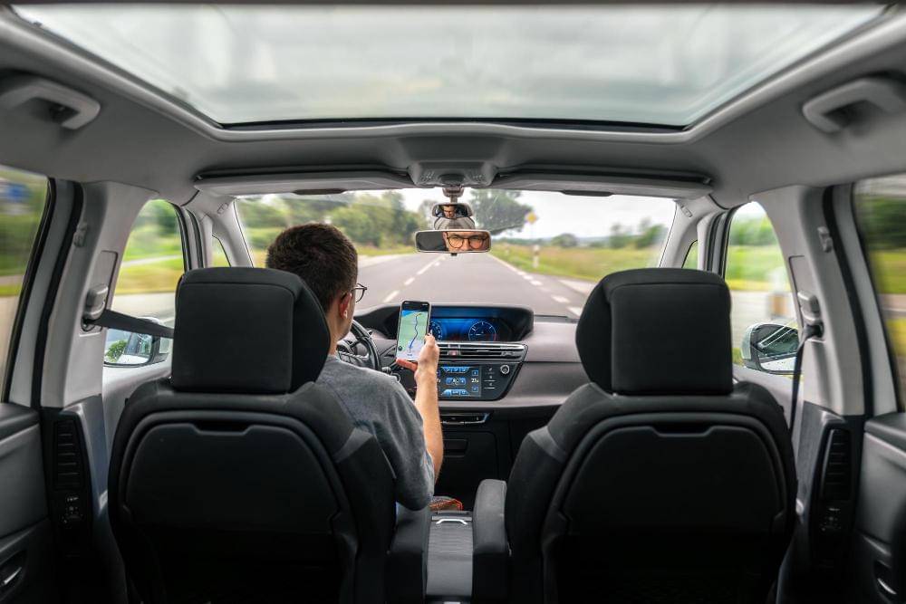 Potret pengemudi taksi online