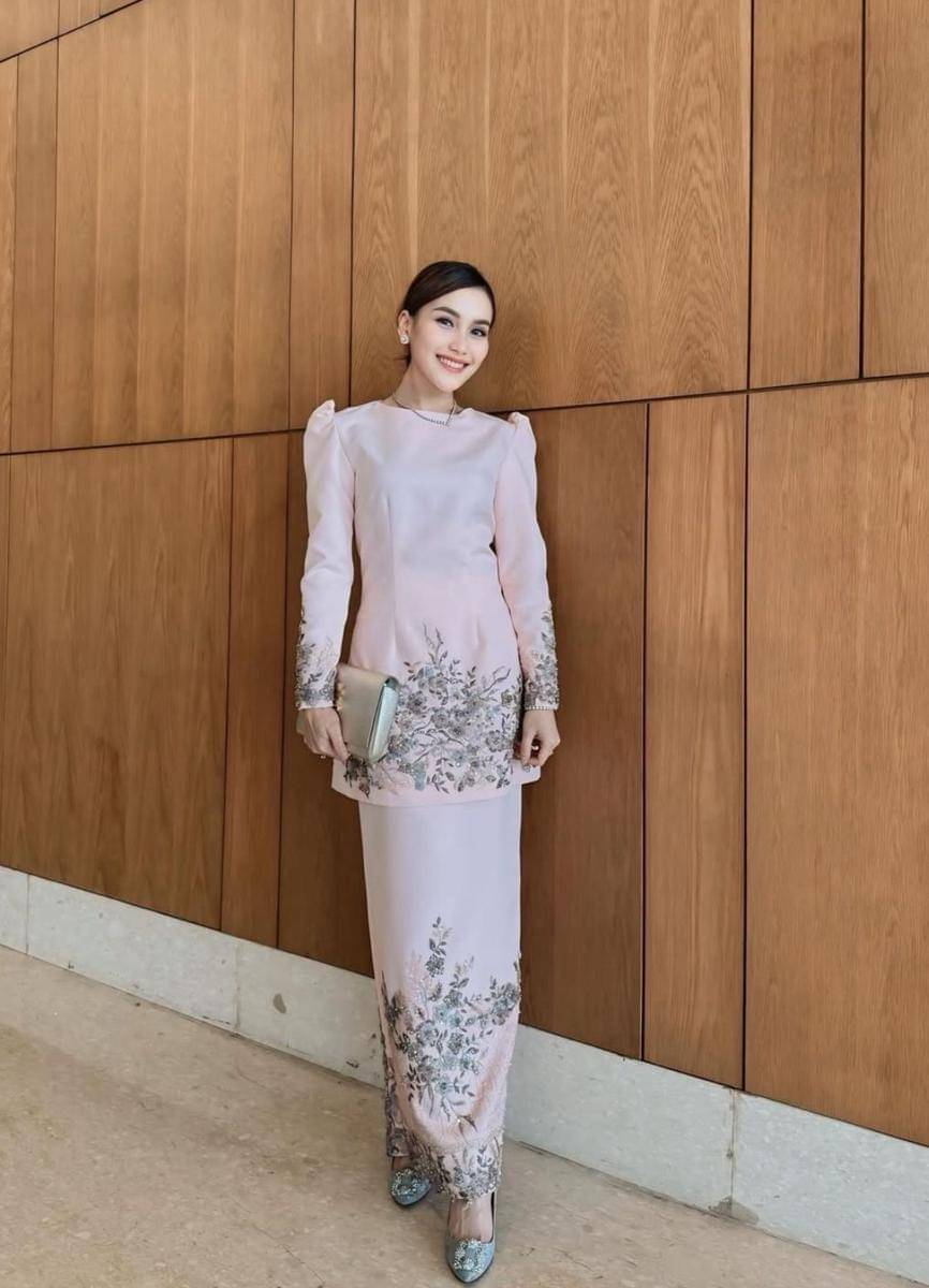 Gaya Tamu Artis di Pernikahan Boiyen