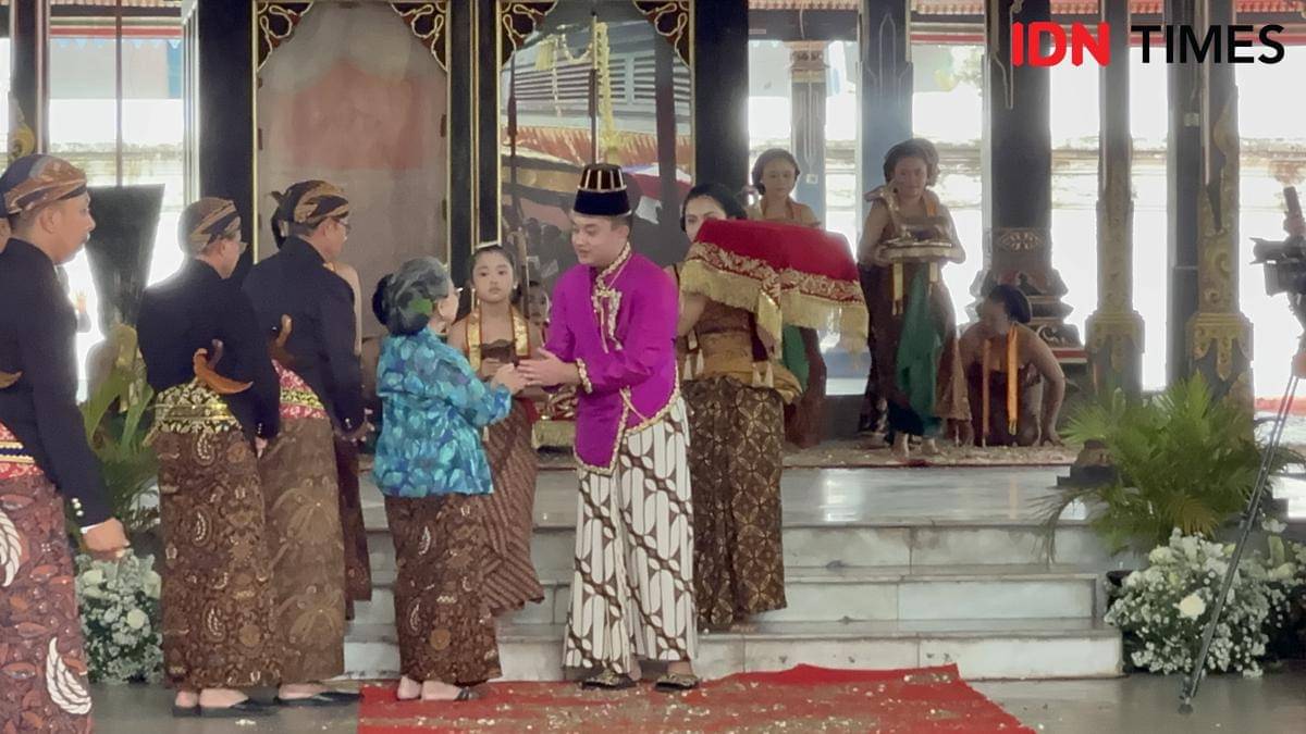 Jumenengan PB XIV Purboyo di Keraton Kasunanan Surakarta. (IDN Times/Larasati Rey)