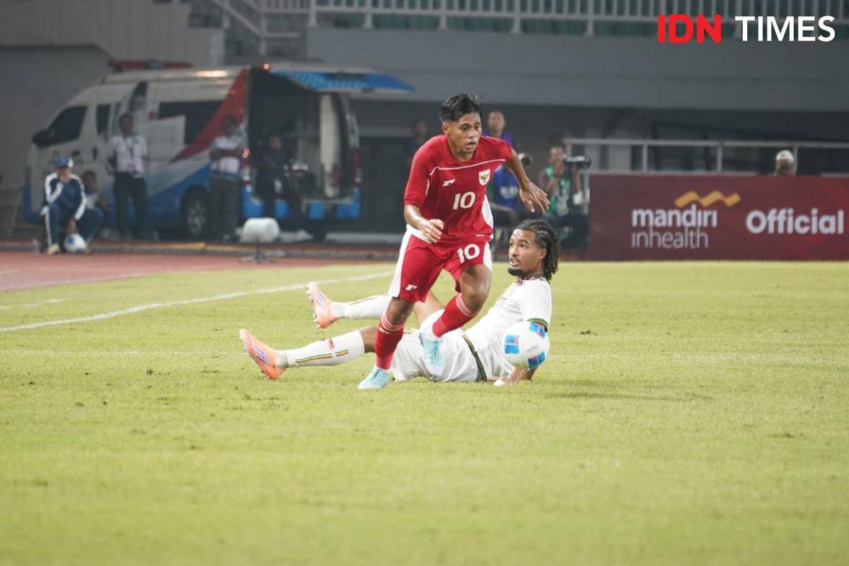 Timnas U-22 Lawan Mali di Stadion Pakansari