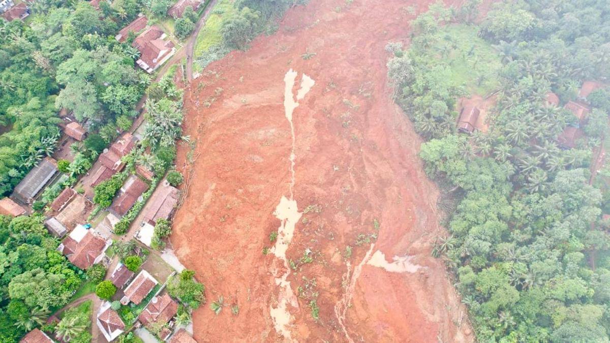 Proses pencarian korban longsor Desa Cibeunying Majenang Cilacap