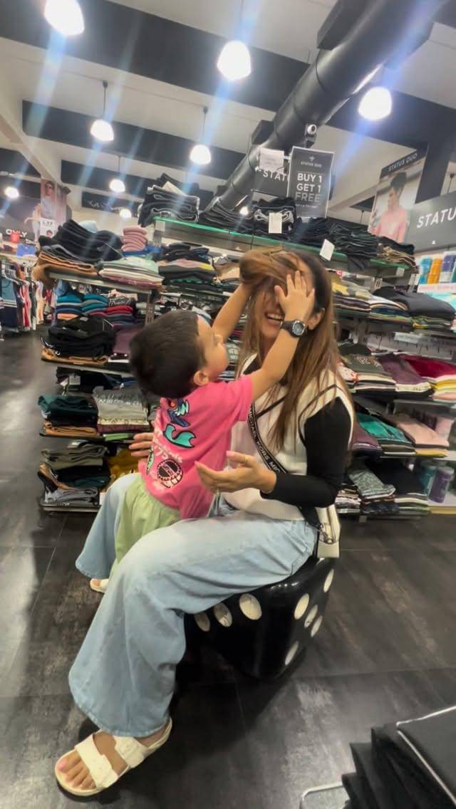 Vinny Arora dan anaknya