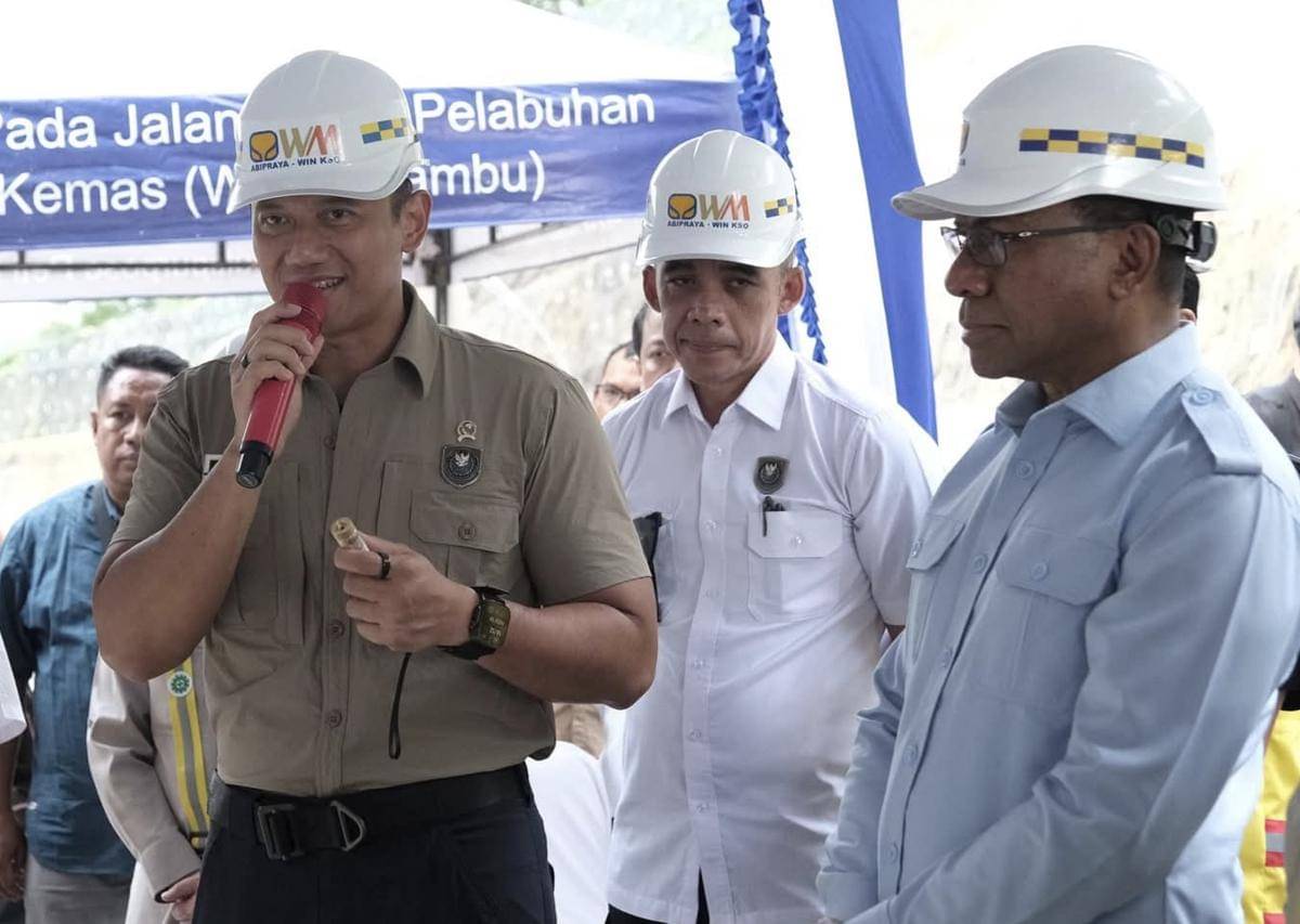 Menko AHY (kiri) dan Wagub NTT Johni Asadoma (kanan). (Dok Humas Setda Provinsi NTT)