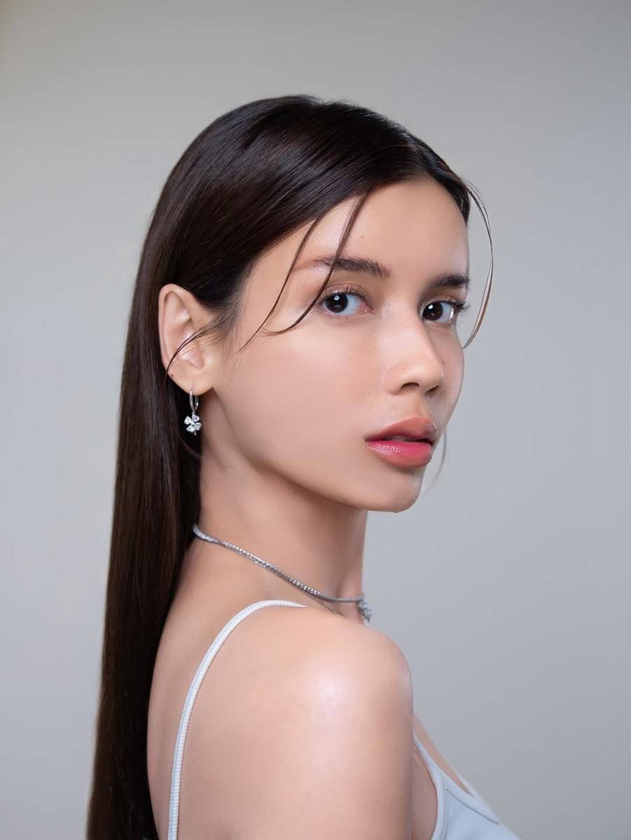 gaya rambut Sabrina Chairunnisa