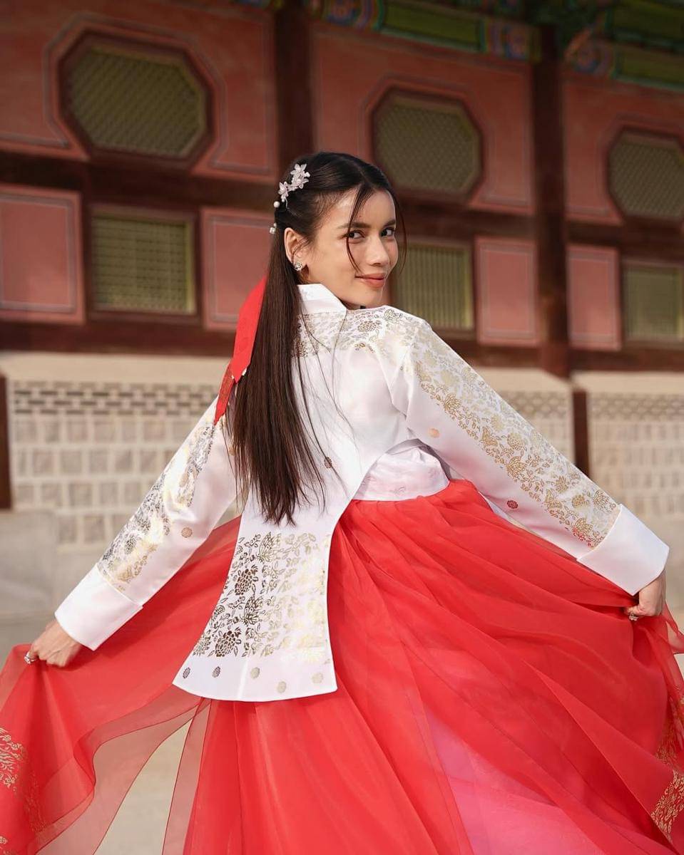 gaya rambut Sabrina Chairunnisa