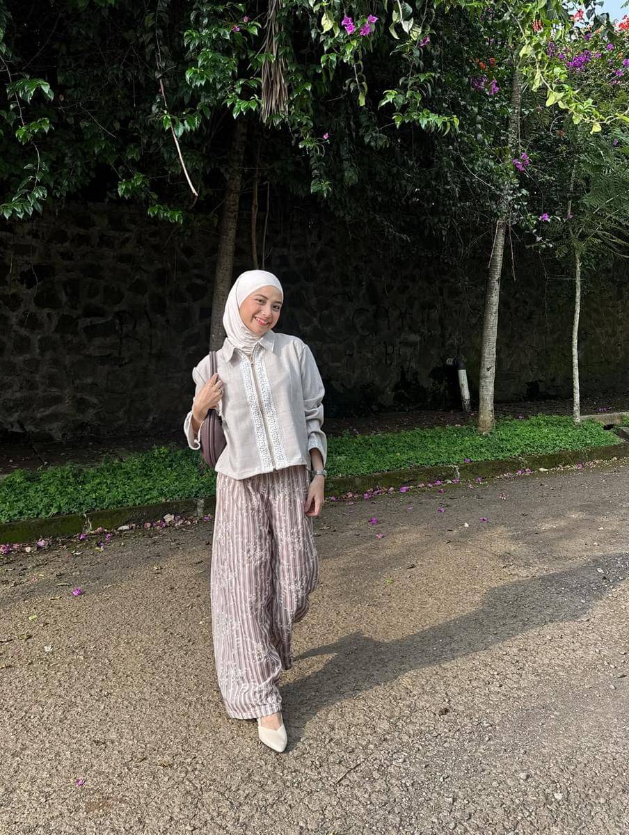 Inspirasi style ala Tania Dewi 