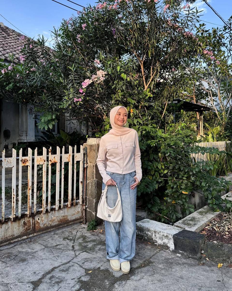 Style ala Tania Dewi 