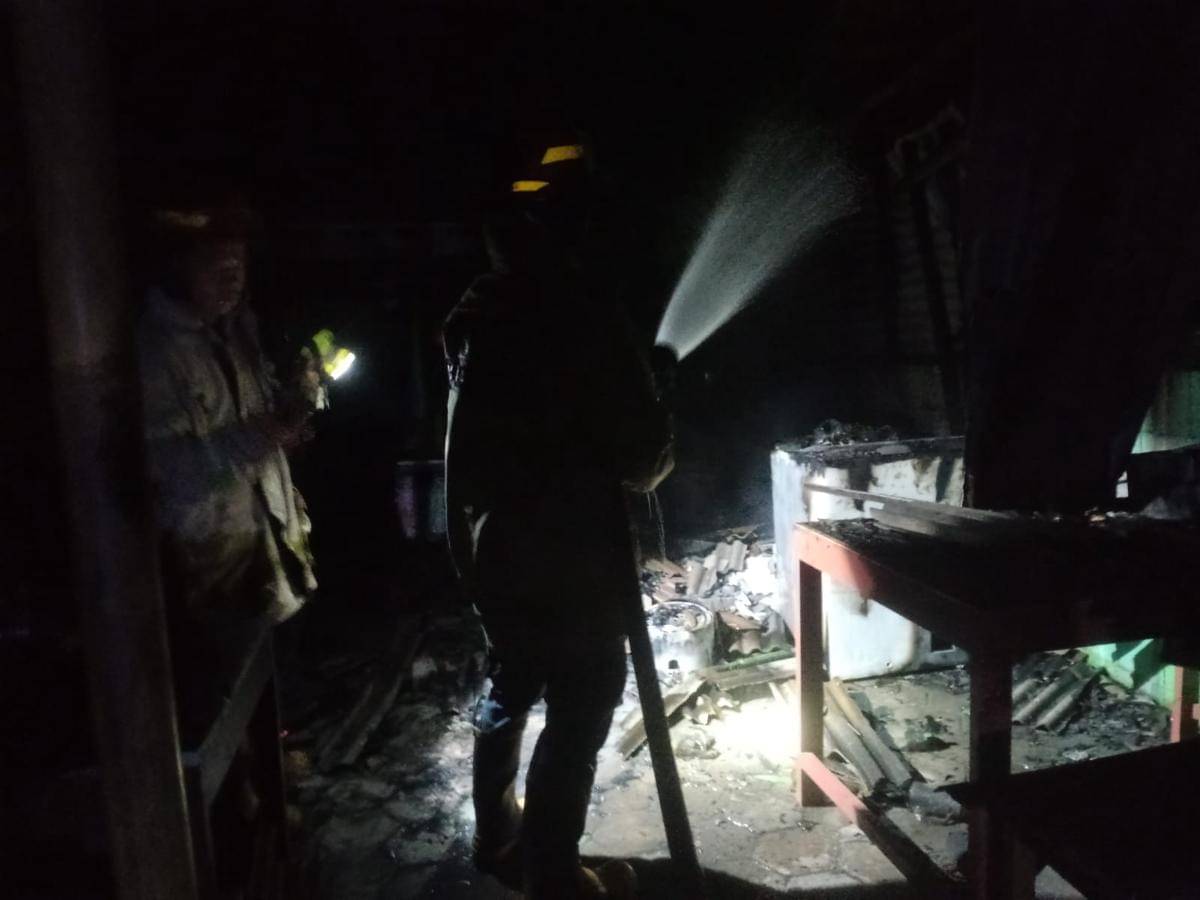 Dapur warung makan di Parangtritis Bantul ludes terbakar. (Dok. Humas Polres Bantul)