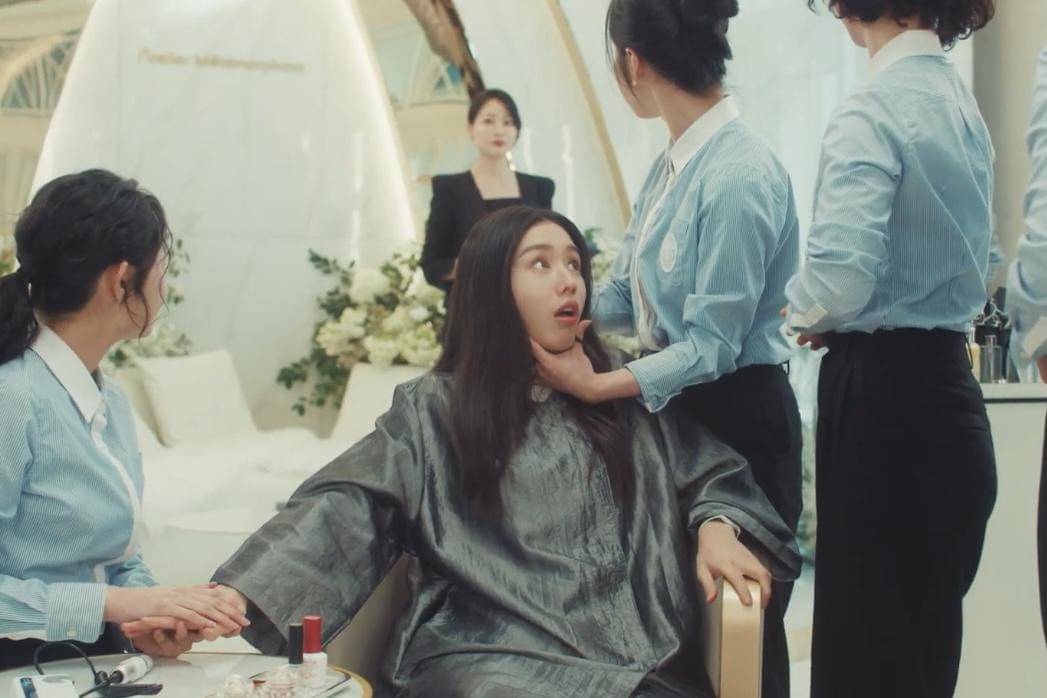 Go Da Rim (Ahn Eun Jin) dalam drakor Dynamite Kiss 