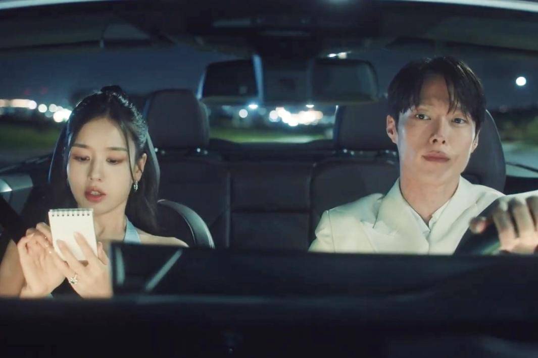 Go Da Rim (Ahn Eun Jin) dan Gong Ji Hyeok (Jang Ki Yong) dalam drakor Dynamite Kiss