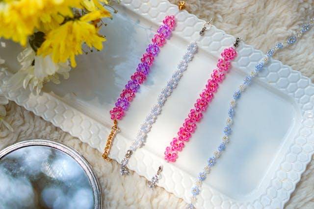 Ilustrasi kreasi gelang DIY