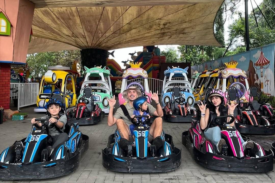 potret Jessica Iskandar dan keluarga di Lembang Park and Zoo, Bandung